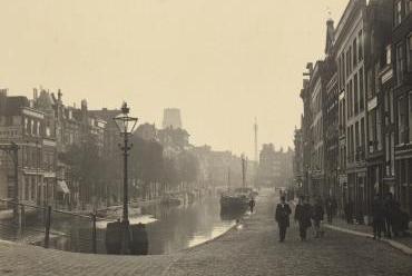 De Delftsevaart en rechts het Haagseveer gezien uit het noorden.