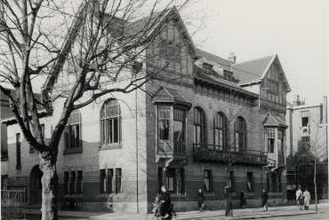 Sociëteit 'Eendragt maakt magt' in 1916