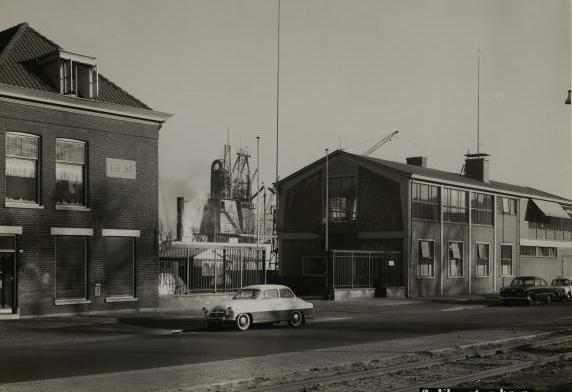 De ingang van het terrein van de GEM aan de Brielselaan. 1962. 