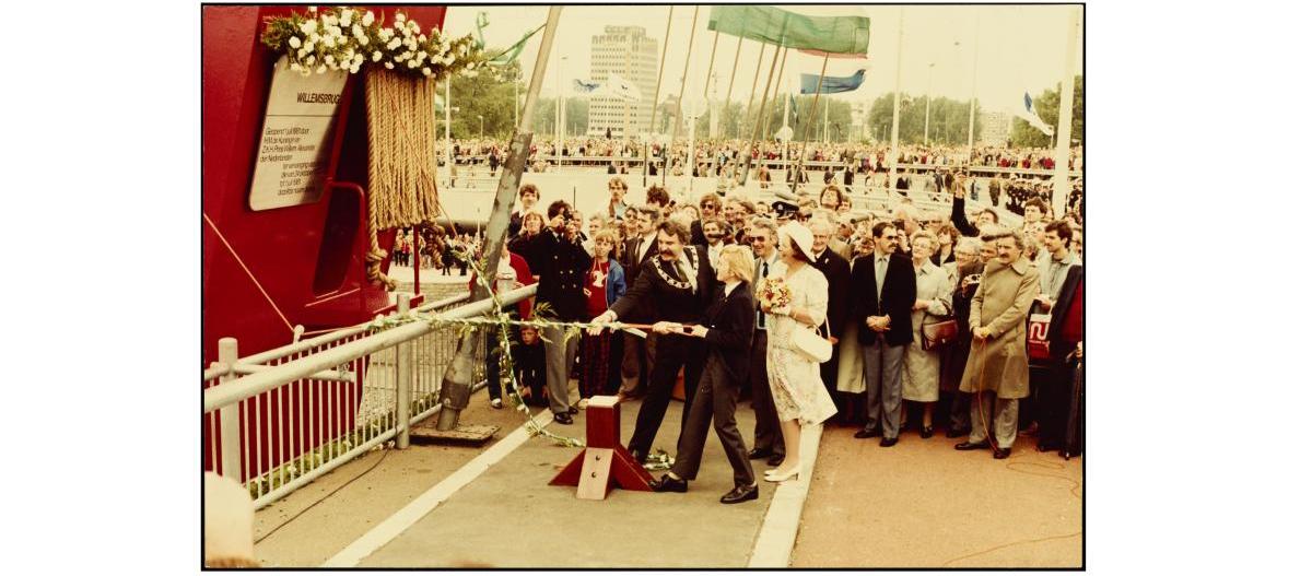 De opening van de Willemsbrug door Koningin Beatrix en prins Willem Alexander