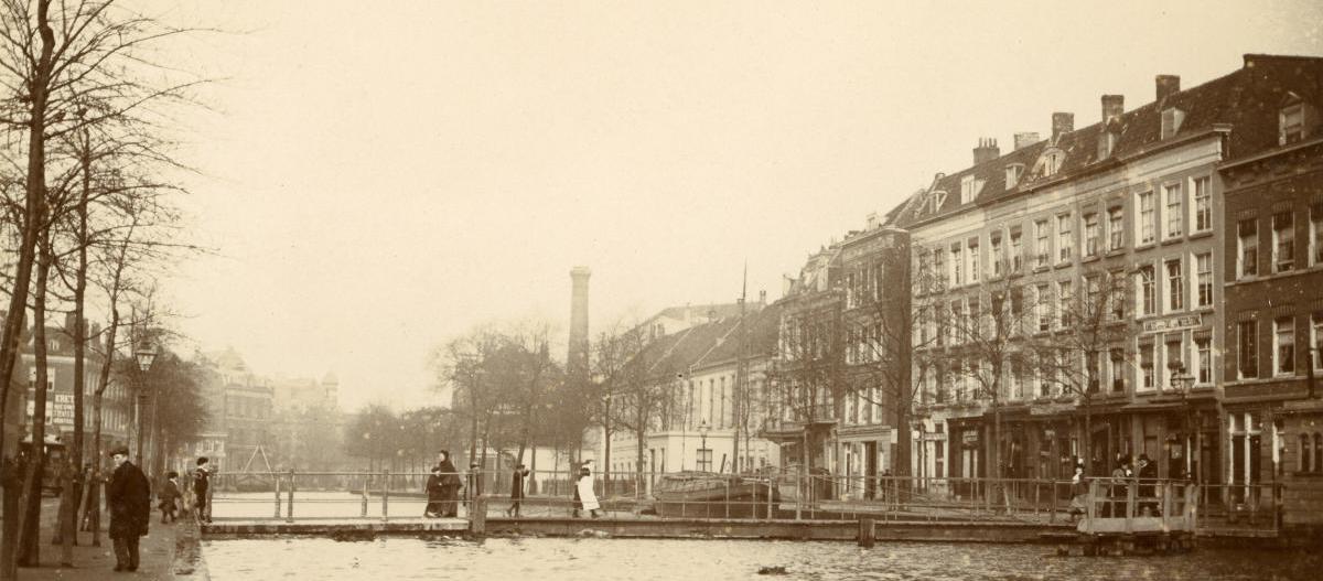 Coolvest en Comediebruggetje omstreeks 1910.